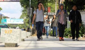 Perbaikan Trotoar Tunggu KAA Perbaikan Trotoar