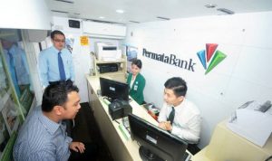 Industri Tercekik Bunga Tinggi