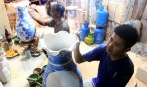 Industri Rumahan Keramik Porselen