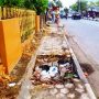 Trotroar Jadi Tempat Sampah