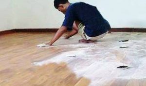 Keramik Motif Kayu Laris Manis