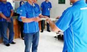 serah terima jabatan di Kantor Cabang PD BPR