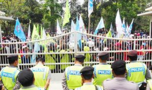 Demo Buruh Cimahi - bandung ekspres