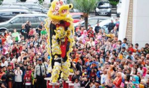 Pertunjukan Atraksi Barongsai di Mall Festival Citylink (Foto Ilustrasi)