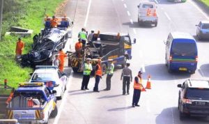 Kecelakaan Tol Baros - bandung ekspres