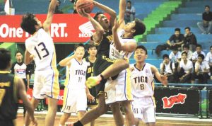 SMAN 2 Purwakarta Tebar Ancaman Pertandingan Tim Basket Putra -Honda DBL 2015 (1) - bandung ekspres