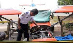Pesawat latih Cessna 152 Jatuh Bandara Hang Nadim