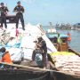 tangkapan balpres (pakain bekas) dan beras asal Batam - bandung ekspres