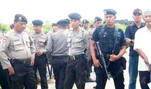 Bentrok Warga - bandung ekspres