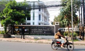 PD BPR Kota Bandung Meretas Prestasi lewat Kerja Keras Kantor BPR - bandung ekspres