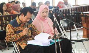 Sidang Bupati Karawang - bandung ekspres