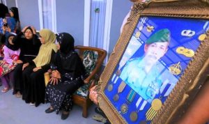 Sniper Tatang Kelelahan Sniper legendaris Tatang Koswara tutup usia - bandung ekspres