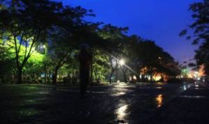 Taman Alun-alun Cimahi Minim Lampu Penerangan