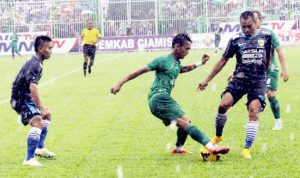 persib vs persebaya - bandung ekspres