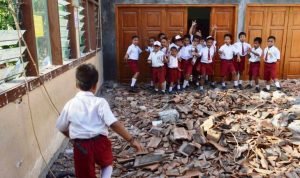 10.080 Desa Tak Punya Gedung SD