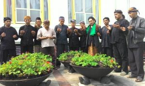 Masyarakat Adat Akan Merajah Ketua- ketua masyrakat Adat - bandung ekspres