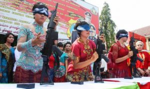 Polwan Rakit Senjata