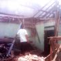 Rumah Ambruk