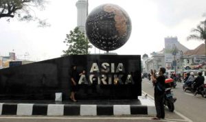 Satpol PP Sediakan Pos Denda Bola ASIA AFRIKA