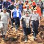 Gubernur Dampingi Mensos Tinjau Korban Longsor Pangalengan