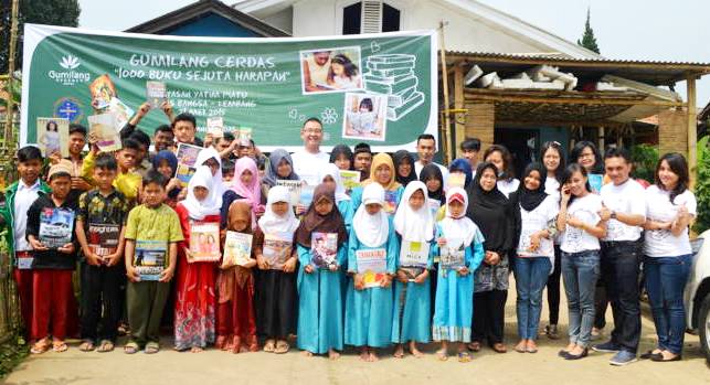 Seribu Buku untuk Yatim-Piatu Gumilang Regency Hotel Berbagi- bandung ekspres