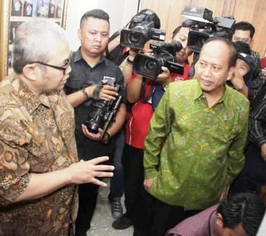 Menristek-Antisipasi-Ijazah-Palsu - bandung ekspres