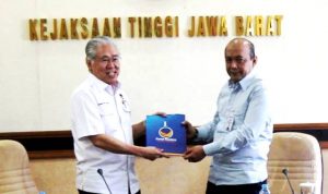 Penyerahan berkas kepala daerah DPP Nasdem ke Kejati - bandung ekspres