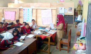 Suasana KBM di GOR Desa Lebakwangi - bandung ekspres