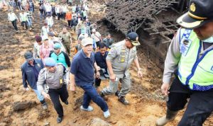 Wagub Tinjau Lokasi Longsor Pangalengan