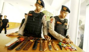 golok berhasil diamankan - bandung ekspres