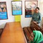 FAJRI ACHMAD NF. / BANDUNG EKSPRES DAPAT PUJIAN: Menteri Pemberdayaan Perempuan dan Perlindungan Anak Yohana Susana Yamise datang ke ruang sidang anak di Pengadilan Negeri Klas 1 A, Jalan R.E. Martadinata, Kota Bandung, Senin (4/5). Kehadirannya didampingi Ketua P2TP2A Jawa Barat Netty Heryawan. Setelah melihat, Yohana menyebut ruang sidang anak PN Bandung bakal jadi pilot project nasional.