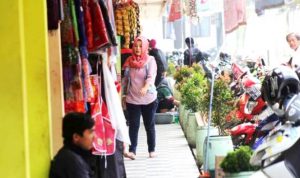 Suasana Pasar Curug Agung