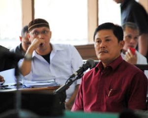 Bupati Sumedang Menjadi Saksi (2) - bandung ekspres