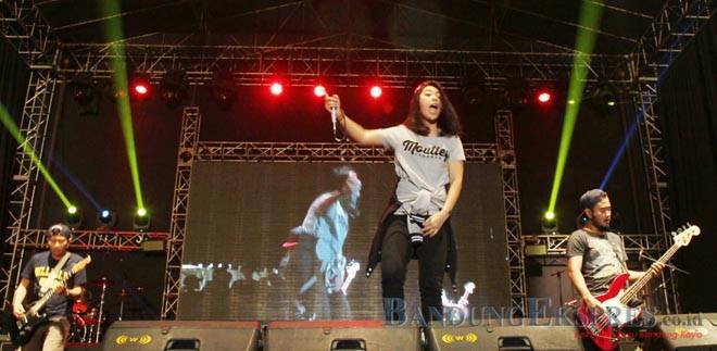 ISTIMEWA DUKUNG PENUH: Para pemenang di Hellprint 2015 akan diberi kesempatan untuk recording dan dipasarkan di Jawa Barat.