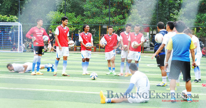 Latihan Persib