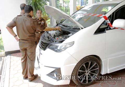 MOBIL LISTRIK SITAAN KEJAGUNG- bandung ekspres