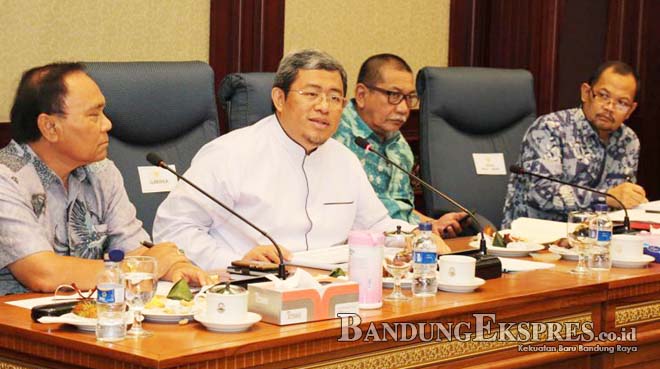 PB PON XIX2016 Jawa Barat- bandung ekspres