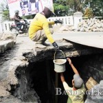 Perbaiki gorong-gorong jalan (12) - bandung ekspres
