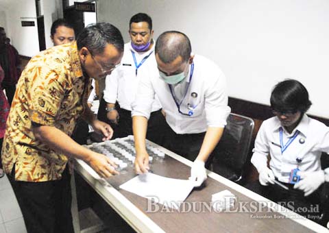 Anggota DPRD Provinsi Jabar ikuti Tes Urin
