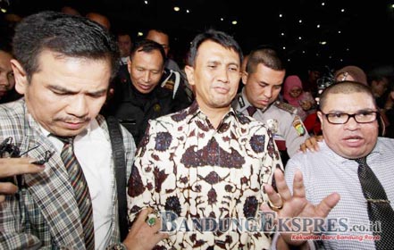 Gatot dan Istri Muda Tidak Datang karena Acara Keluarga GATOT DIPERIKSA