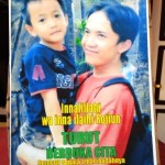 YULLY S. YULIANTI/SOREANG EKSPRES SISA KENANGAN: Foto Rizki dan Yana yang disimpan di depan rumahnya, di Baleendah, Kabupaten Bandung kemarin (22/7).