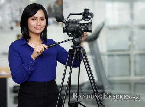 Livi Zheng, Sutradara Muda Indonesia yang Sukses Menembus Hollywood LIVI-ZHENG