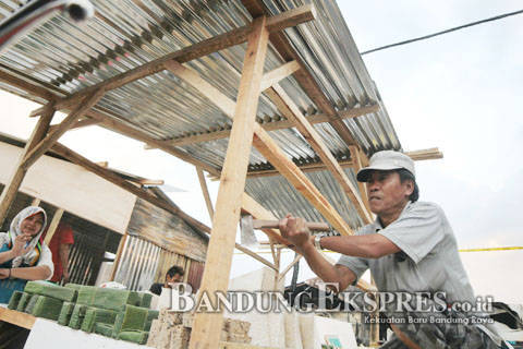 Pedagang- GEDEBAGE - bandung ekspres