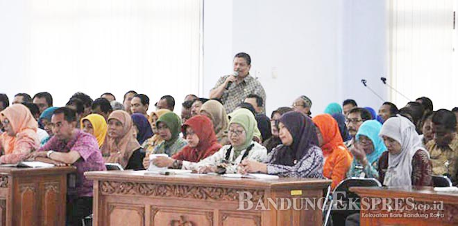 Banyak Kepsek Tabrak Regulasi Pembinaan Kepala Sekolah SMP