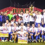 SANG JUARA: Persib Bandung keluar sebagai pemenang dalam pertandingan Wali Kota Cup di GOR H Agus Salim Padang.