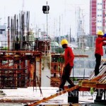 Ilustrasi/istimewa RAWAN KECELAKAAN: Para pekerja bangunan menjadi salah satu pekerjaan yang memiliki risiko tinggi termasuk kematian.