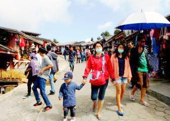 Banyak Raup Keuntungan dari Lonjakan Pengunjung Tangkuban Perahu