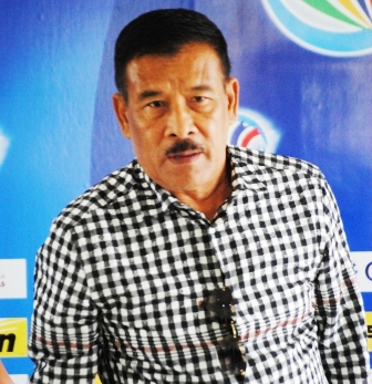 Pertimbangkan Ajakan Arema BUTUH BIAYA BESAR: Manajer Persib Bandung Umuh Muchtar masih menunggu keputusan PT PBB untuk menerima atau tidaknya undangan laga uji coba dari Arema pada 11 Agustus mendatang.