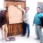 Aparat Gembok Kantor Desa