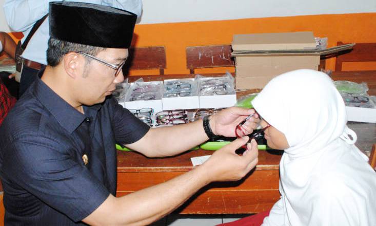 Bantuan Kacamata Untuk Siswa SD